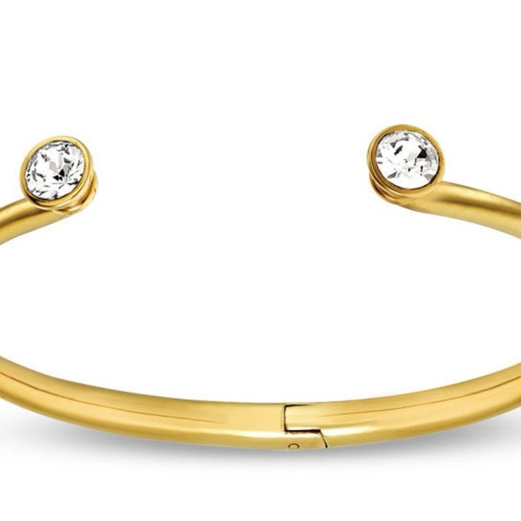 Bulova Women\'s Gold Watch and Bracelet Set